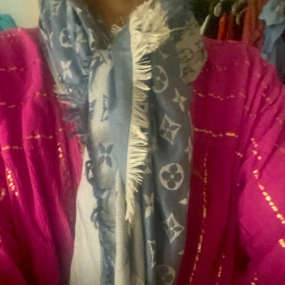 Authentic limited edition Louis Vuitton scarf!